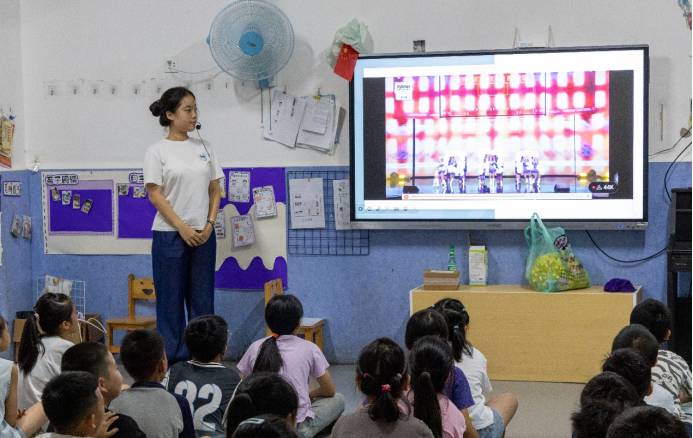 融合本土元素 创新美育课堂 ——西部梦想协会蜀光支教队点亮珙县孩子艺术梦想