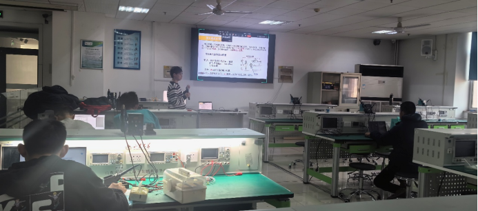 <strong>山东大学学生电子设计协会开展模拟电子技术培训</strong>